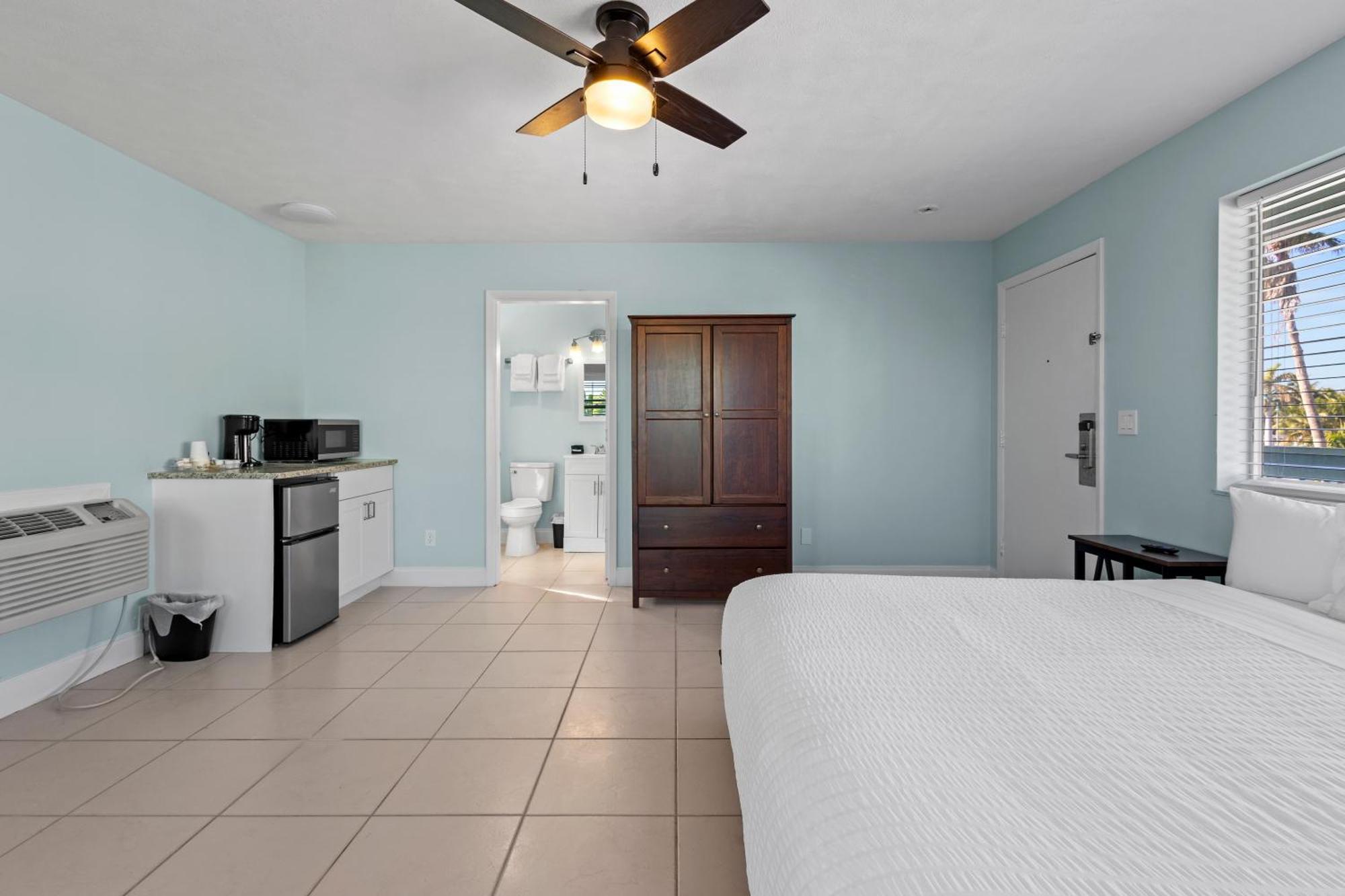Partial Ocean View Hotel Room- King Bed #1 Fort Pierce Exteriér fotografie